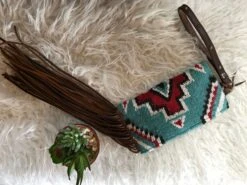 Espuela Carico Lake Wristlet