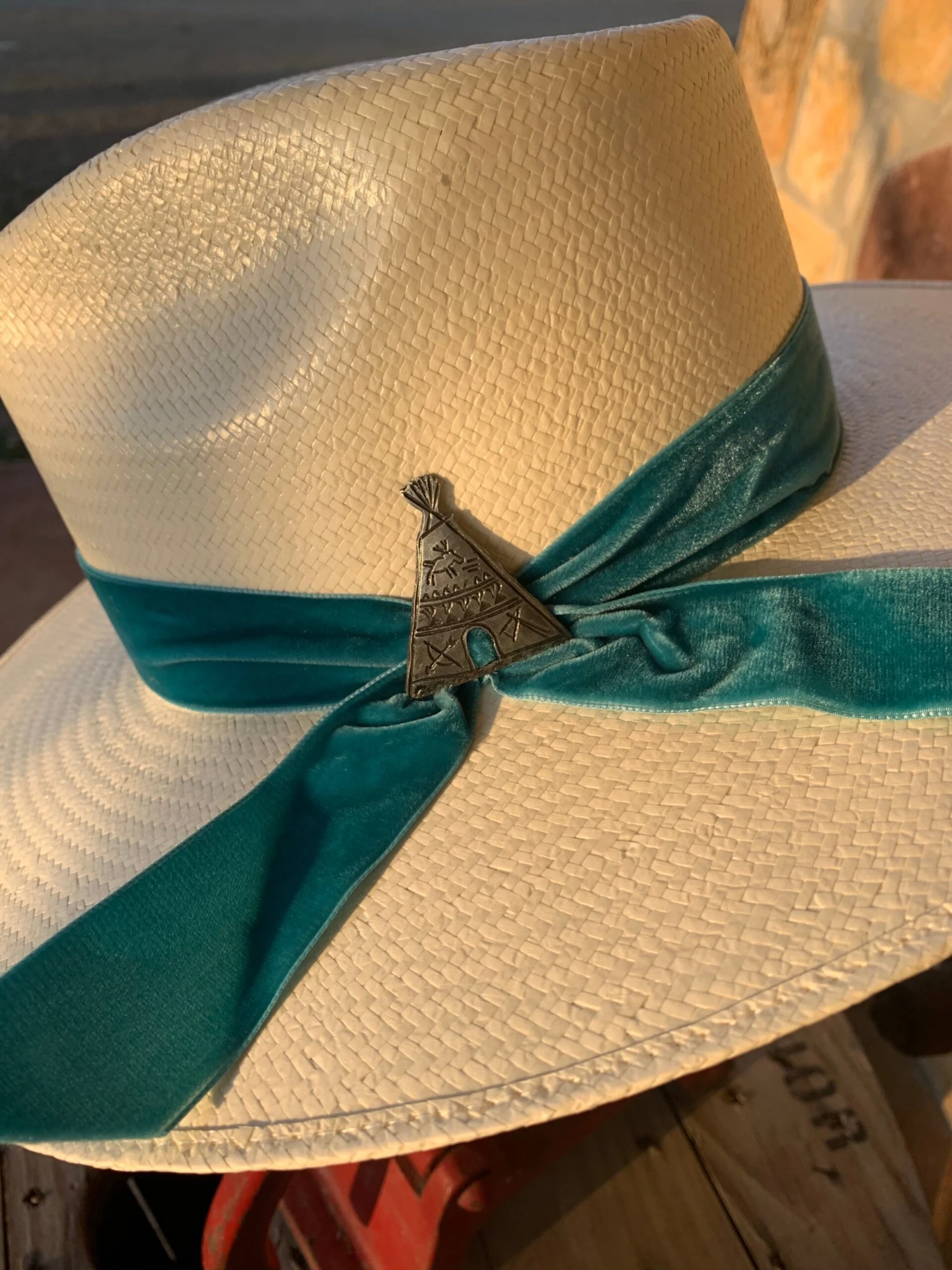 Charlie 1 Horse Old Apache Hat 2 Charlie 1 Horse Old Apache Hat - Image 2