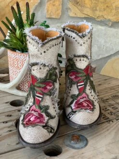 Old Gringo Carla Floral Bootie - Crackled White 12 Old Gringo Carla Floral Bootie - Crackled White -The Ranch House Sales image 3debce83 ecac 4b36 b644 59d2848e4ae4 1