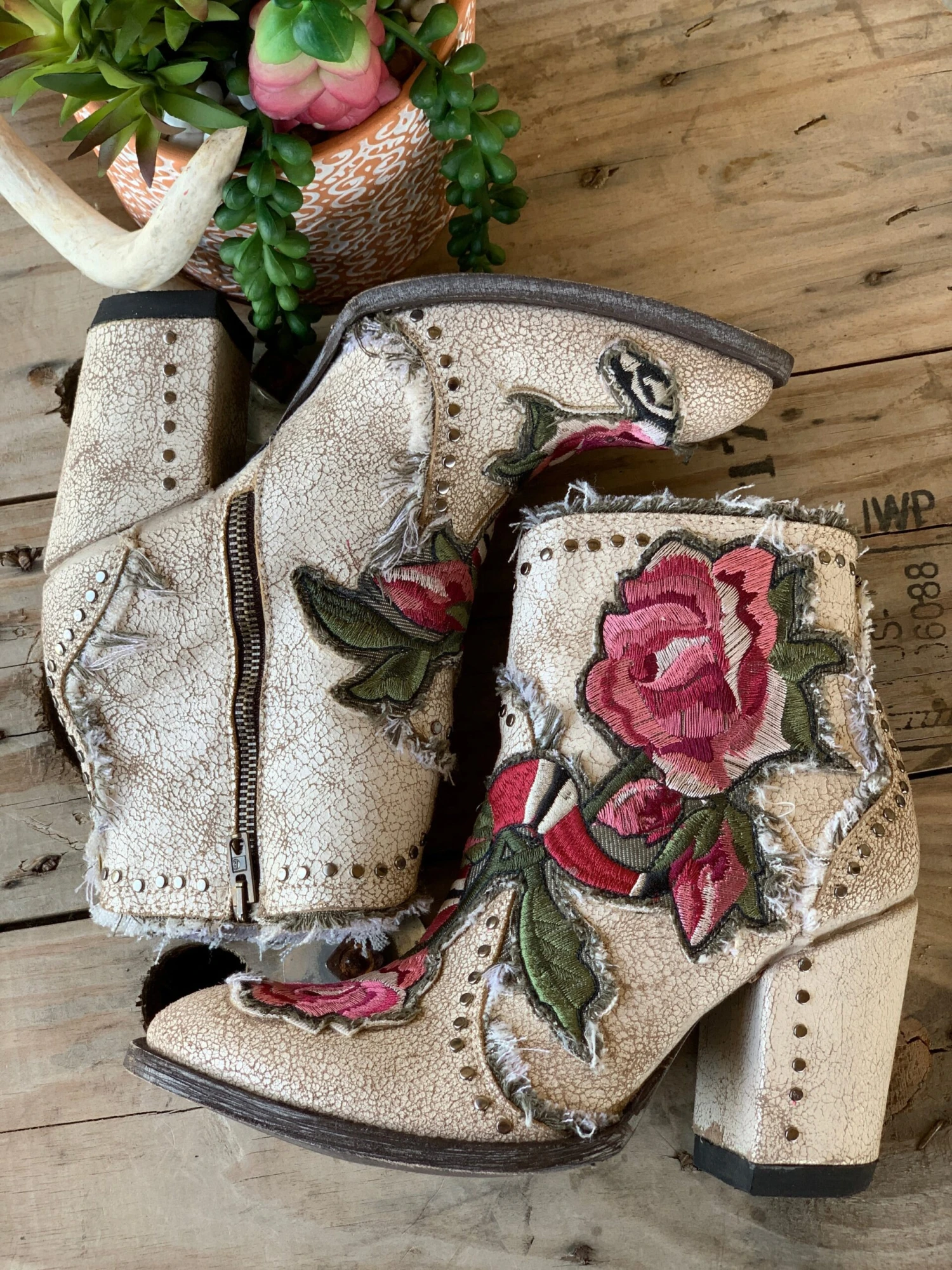 Old Gringo Carla Floral Bootie - Crackled White 2 Old Gringo Carla Floral Bootie - Crackled White - Image 2