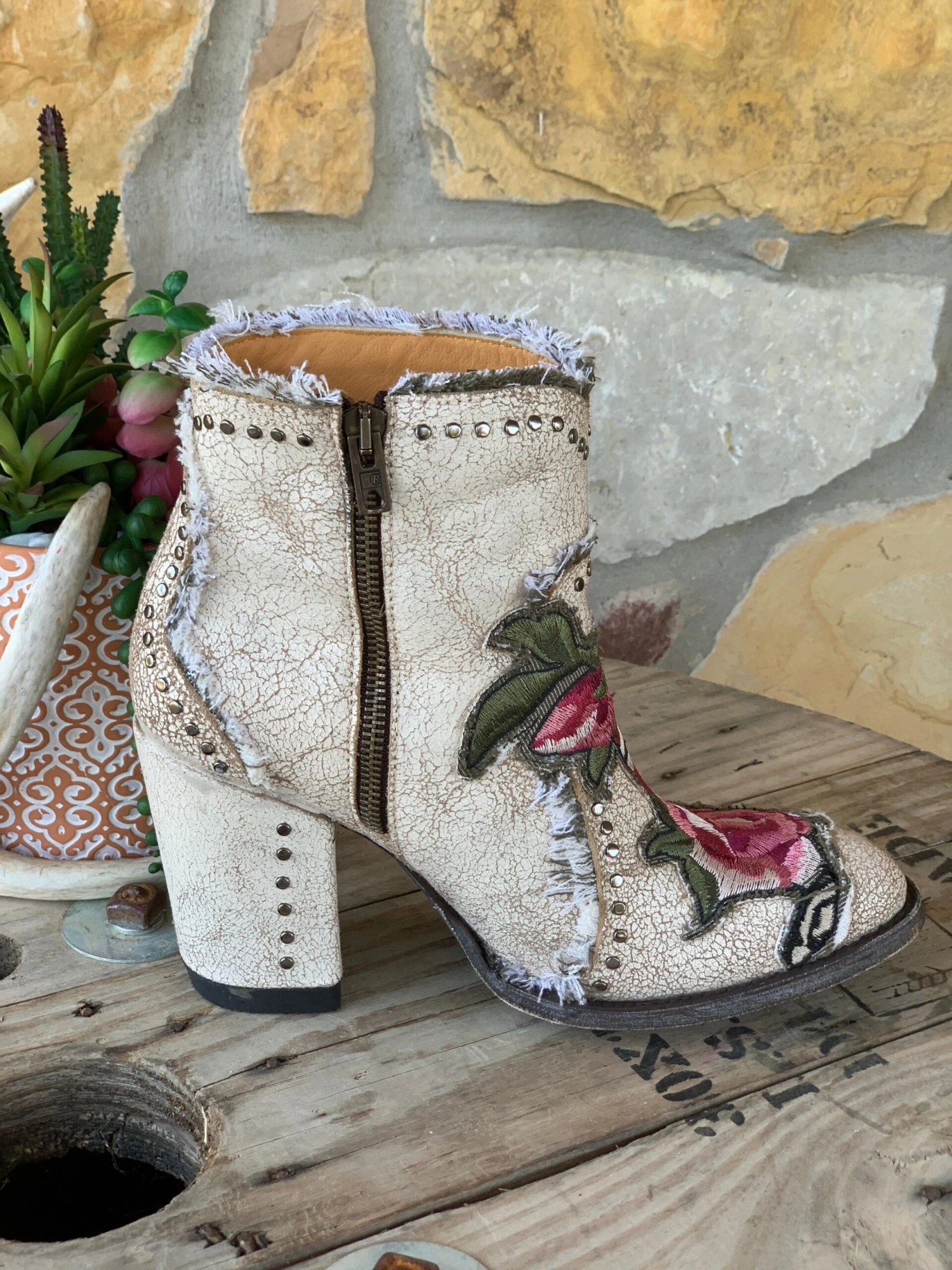 Old Gringo Carla Floral Bootie - Crackled White 5 Old Gringo Carla Floral Bootie - Crackled White - Image 5